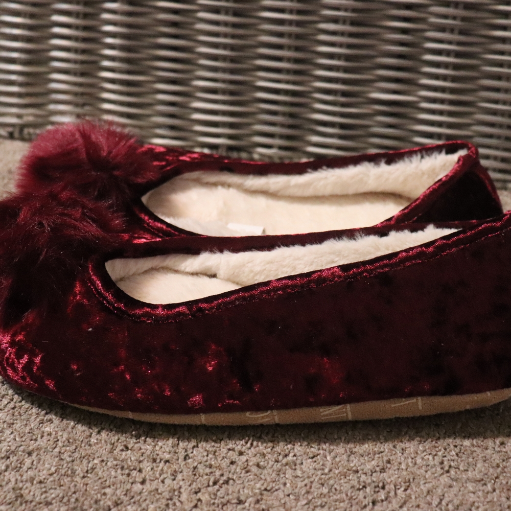 Women's Burgundy Velvet Slippers